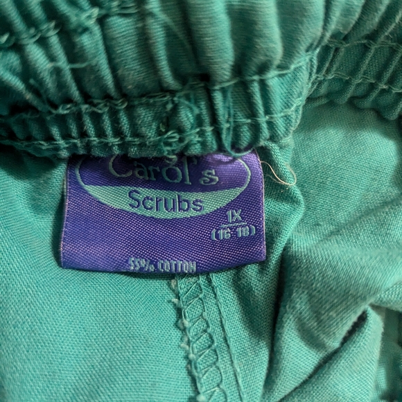 The Scrub Co & Cocoom Scrubs Top Carol's Scrubs Pants - Picture 10 of 12